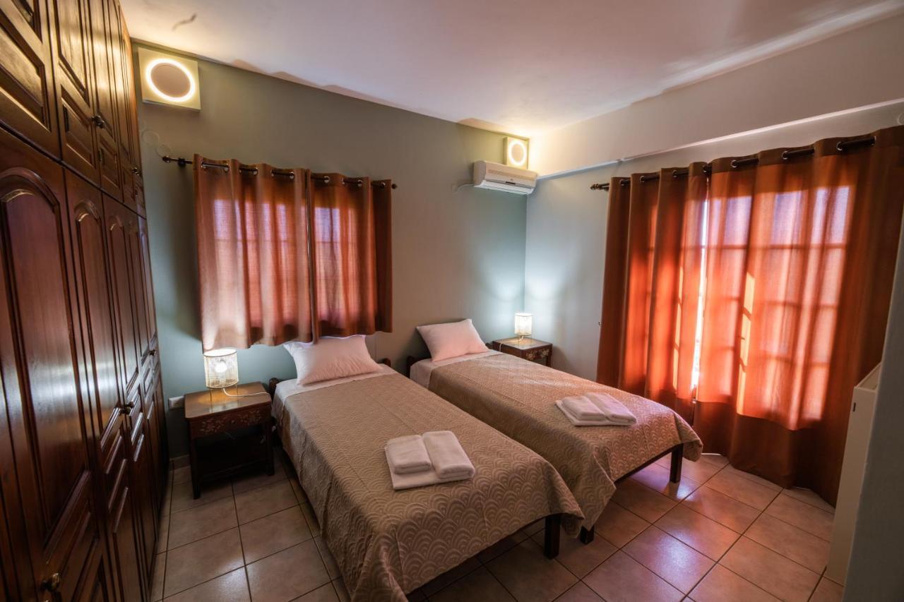 Villa Georgina B&B Katakolo Bagian luar foto