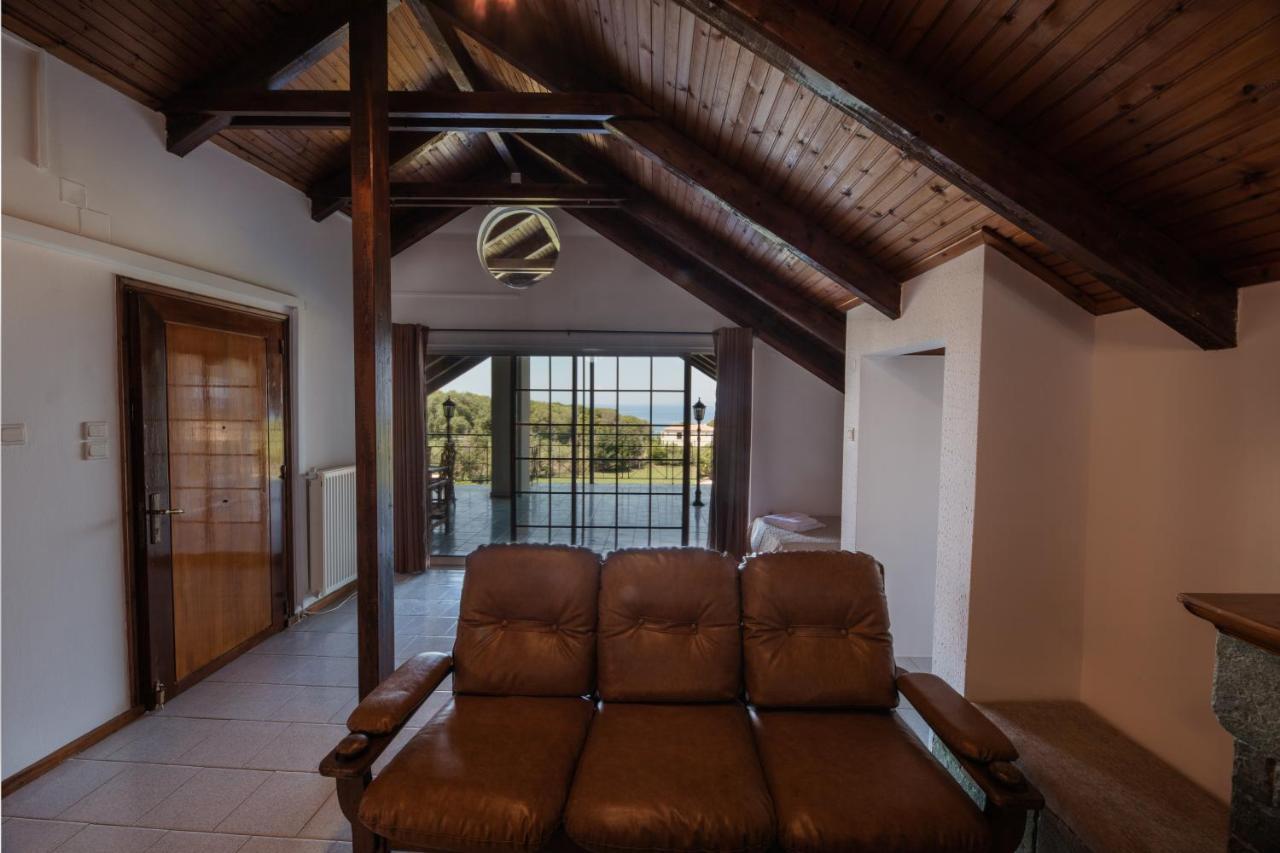 Villa Georgina B&B Katakolo Bagian luar foto