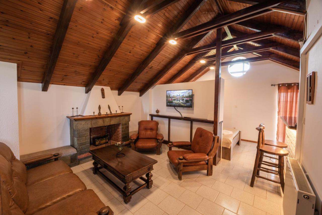 Villa Georgina B&B Katakolo Bagian luar foto
