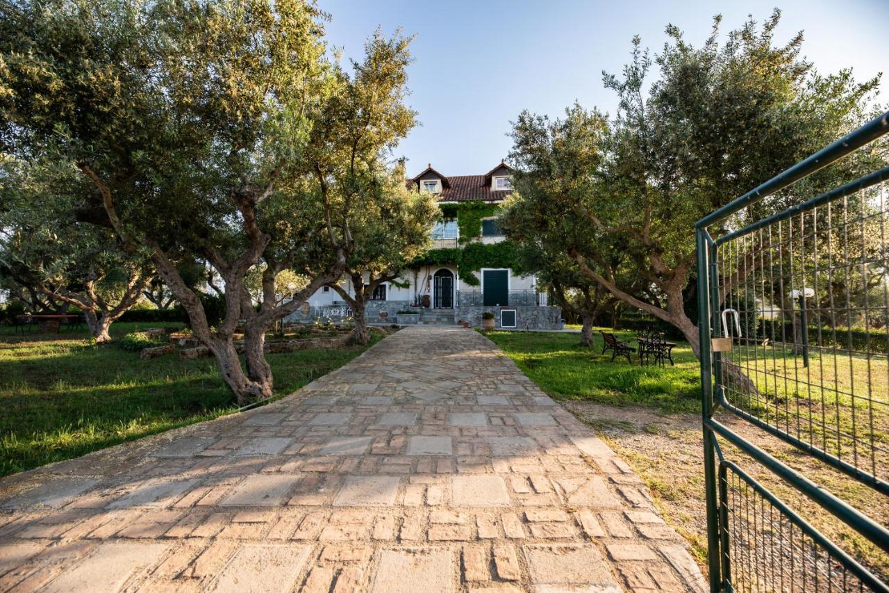 Villa Georgina B&B Katakolo Bagian luar foto